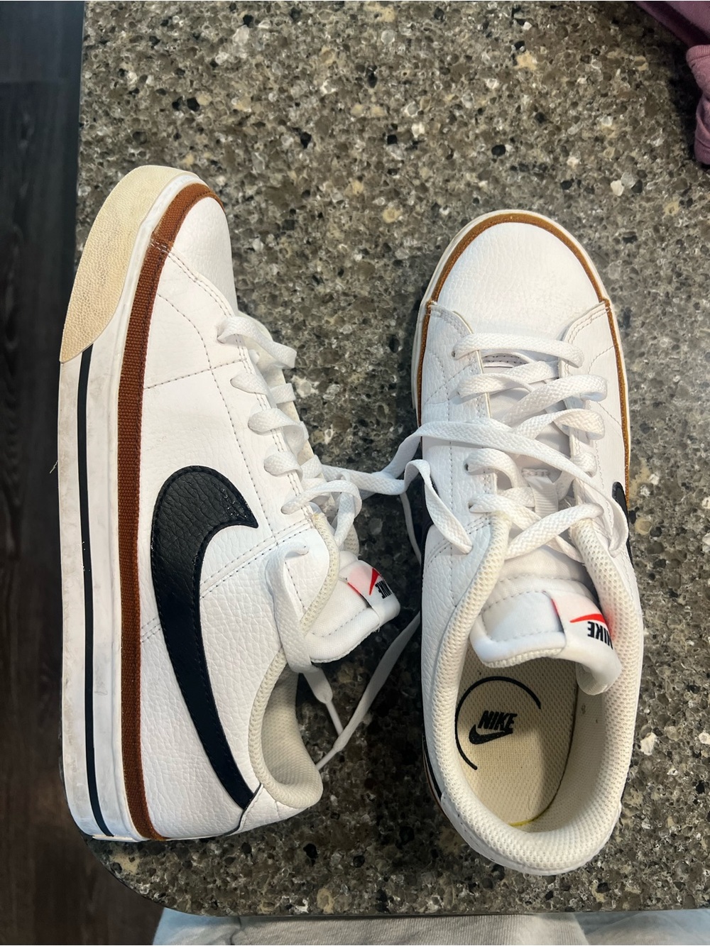 Nike Court Legacy - Men’s 8/Womens 9.5